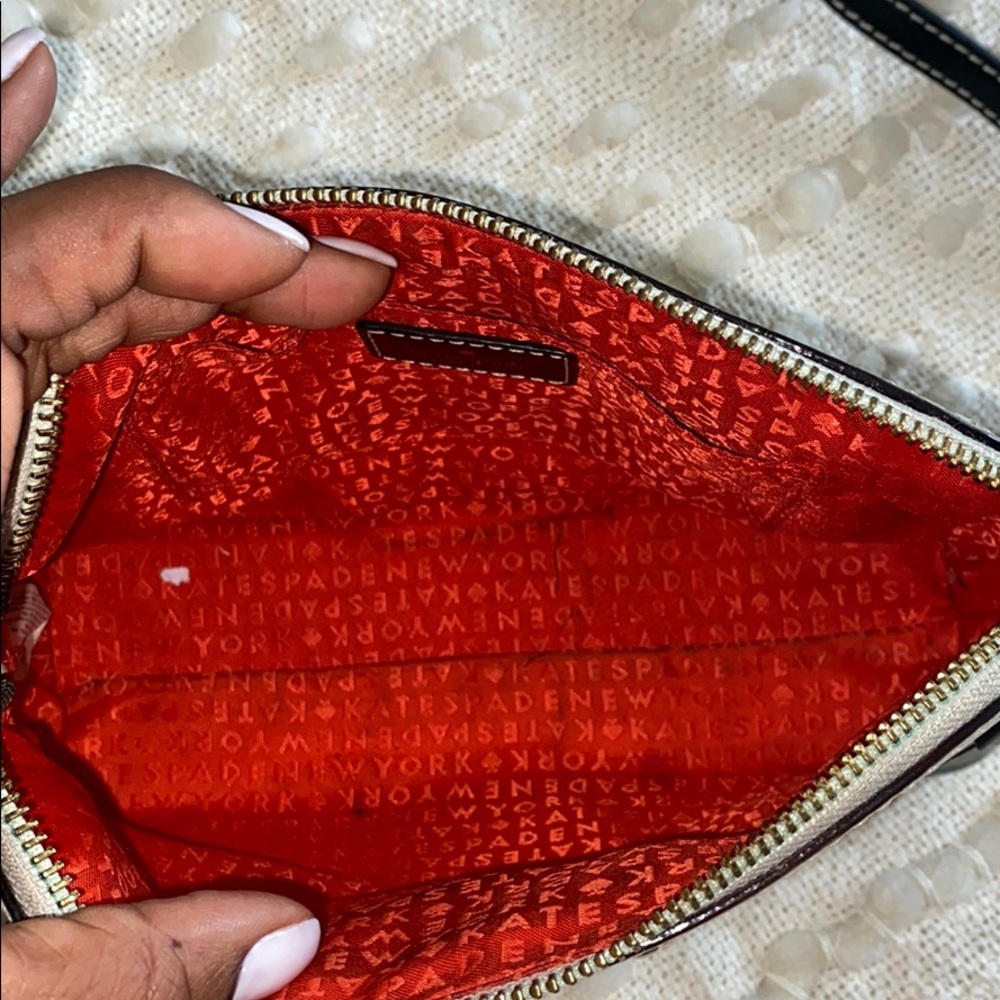 Cross body - Picture 3 of 7